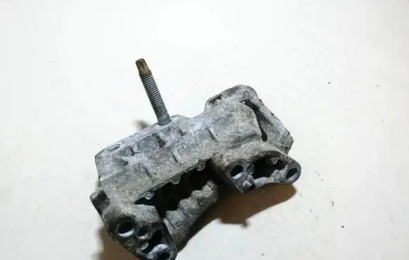Ford Focus Engine mounting bracket 326c29