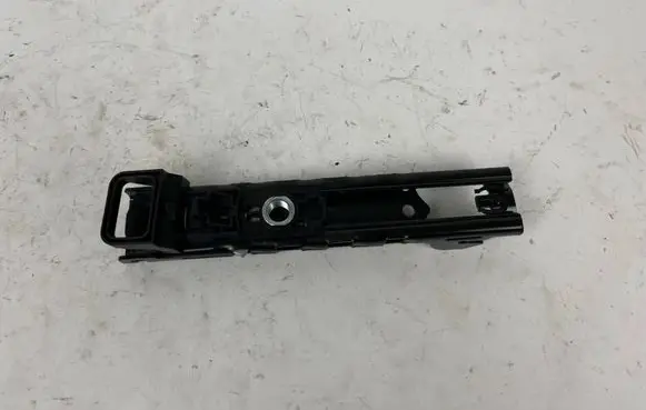 Audi Q7 4M Seat belt height adjuster 4M0857819