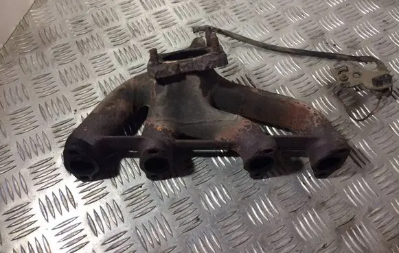 Volkswagen Golf III Exhaust manifold 051253033C