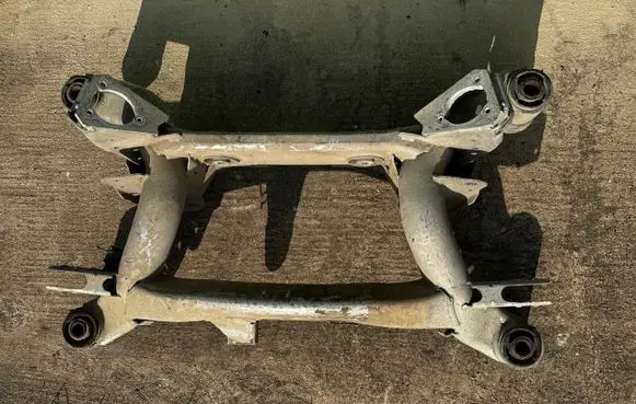 BMW 5 E39 Rear subframe 1097250 33311097250 1611741887
