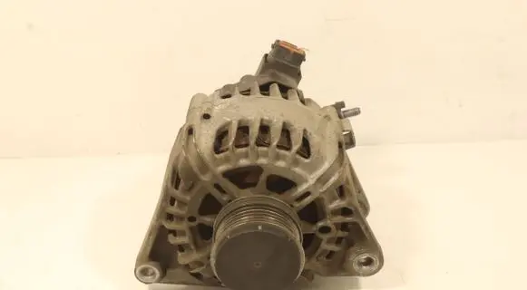 KIA Venga Generator/alternator 373002A500