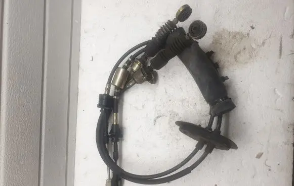 Gear shift cable linkage