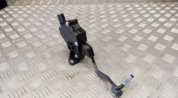 Lexus GS 250 350 300H 450H Accelerator throttle pedal 7811030141