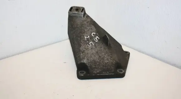 Audi A6 S6 C5 4B Engine mounting bracket 4B0199307C