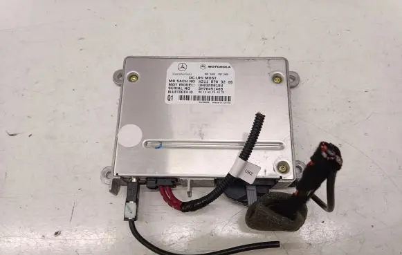 Mercedes-Benz R W251 Bluetooth control unit module A2118703226