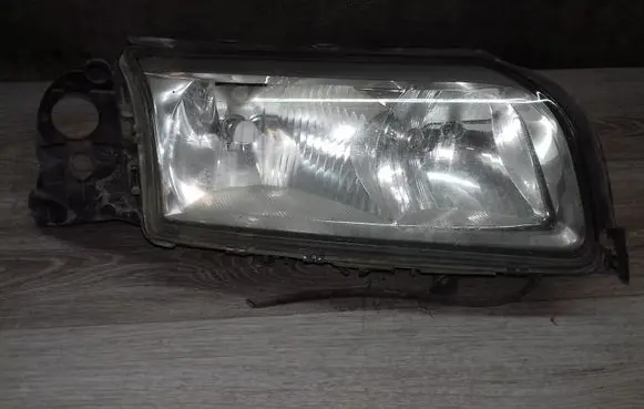 Volvo S80 Headlight/headlamp 89002807