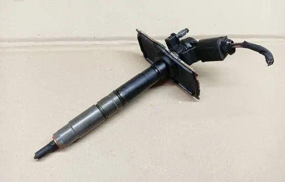 Skoda Octavia Mk2 (1Z) Fuel injector 03L130227 0445116030