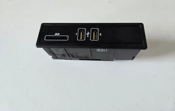 Mercedes-Benz CLS W257 USB socket connector A2138200401