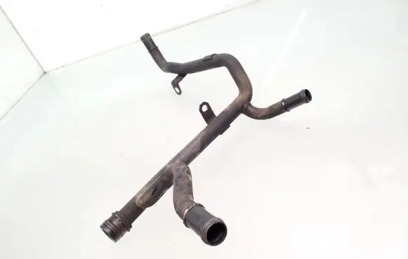 Volkswagen PASSAT B6 Engine coolant pipe/hose 03G121065H