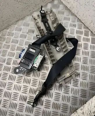 Mazda 6 Front seatbelt tkah2eh902