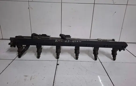 BMW 5 E39 Fuel injector 0280150415
