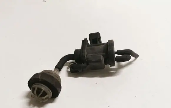 Mercedes-Benz E W211 Vacuum valve A0005450427