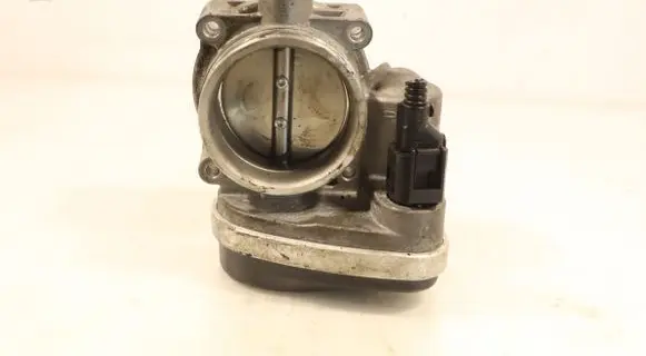 BMW 3 E90 E91 Throttle body valve 143922404