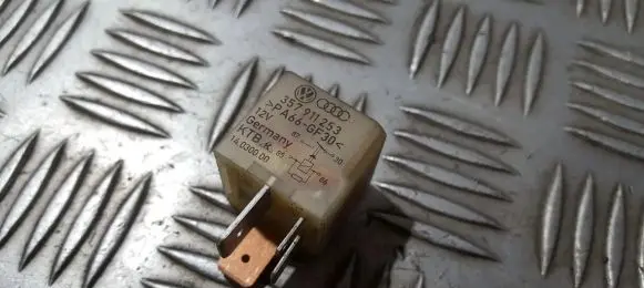 Volkswagen Golf IV Other relay 357911253