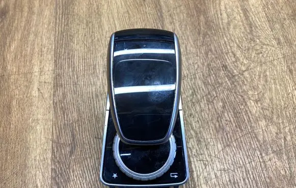 Head unit multimedia control