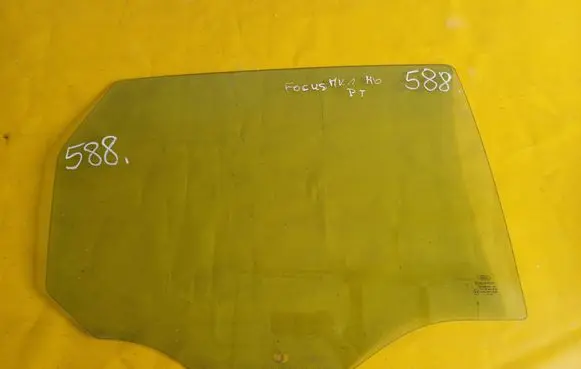 Ford Focus Rear door window glass