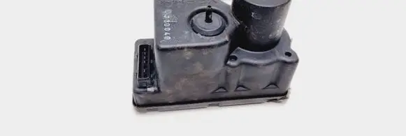 Audi 80 90 S2 B4 Central locking vacuum pump 443862257H