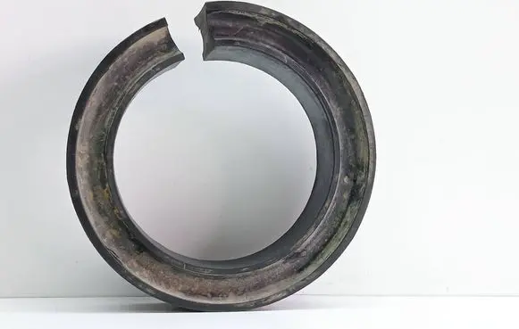 Audi A4 S4 B5 8D Front coil spring rubber mount 