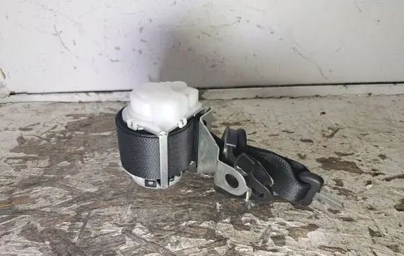 Lexus NX Middle seatbelt (rear) Q084601 R1890 MQ51