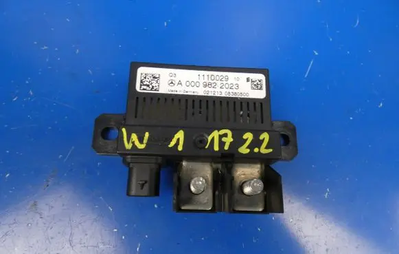 Mercedes-Benz CLA C117 X117 W117 Charging relay A0009822023 1110029 02121308380500
