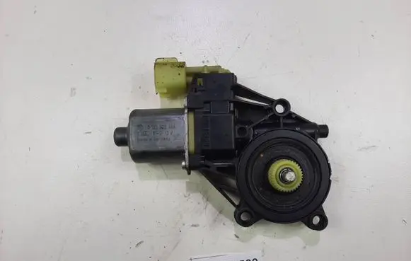 Ford Fiesta Front door window regulator motor 0130822404
