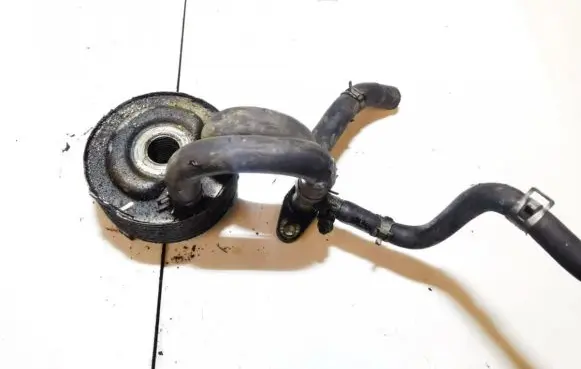 Nissan Almera Tino Engine oil radiator 