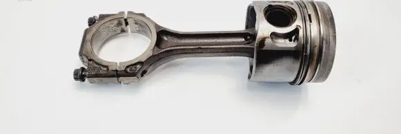 Volkswagen PASSAT B5 Piston with connecting rod