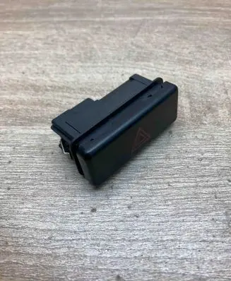 BMW 5 E39 Hazard light switch 8350947