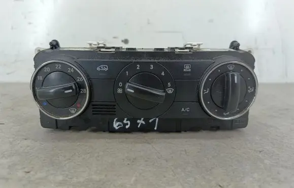 Mercedes-Benz B W245 Climate control/heater control trim A1698301785