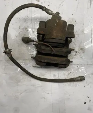 Volkswagen Golf VI Front brake caliper