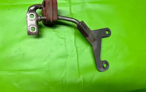BMW 5 F10 F11 Muffler mount bracket/holder 7823912
