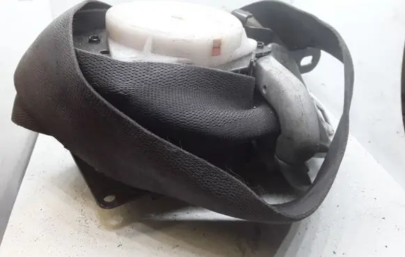 Mitsubishi Pajero Front seatbelt TKAB2EN244 0429083