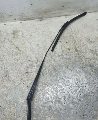 Audi A3 S3 8P Front wiper blade arm