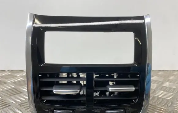 Volvo XC60 Rear air vent grill 31497490 3149682