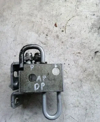 Volkswagen Golf VI Front door lower hinge 