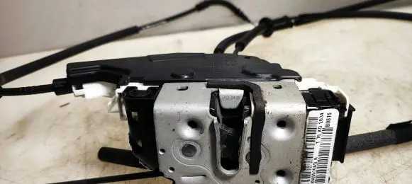 Chrysler 200 Front door lock P04589916AD