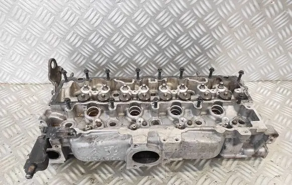 Peugeot 308 Engine head 9684487210
