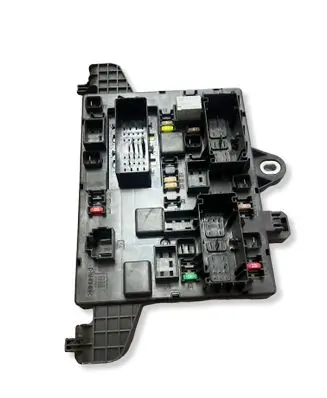 Opel Zafira B Fuse module 365927271 13368651