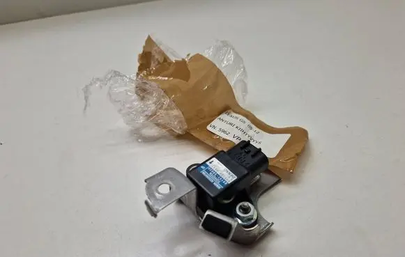 Lexus RX 450H Acceleration sensor 8919150020 09J2C 4991000641