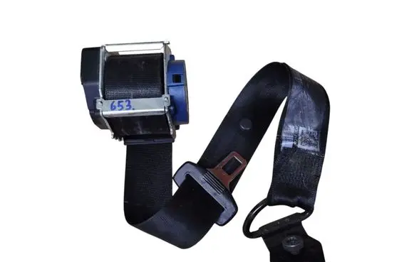 Volkswagen PASSAT B6 Front seatbelt 1002316