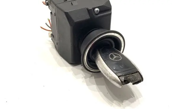 Mercedes-Benz R W251 Ignition lock A1645451308