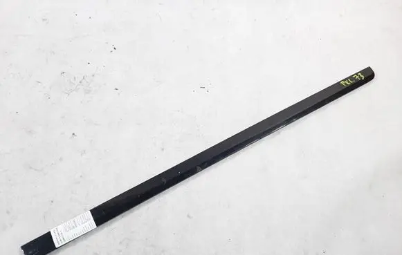 Audi A3 S3 8P Front door trim (molding) 8P3853959