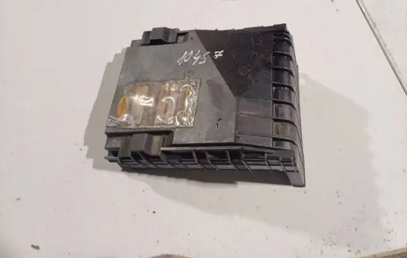 Skoda Roomster (5J) Fuse box cover 1K0937132F 1K0.937.132F