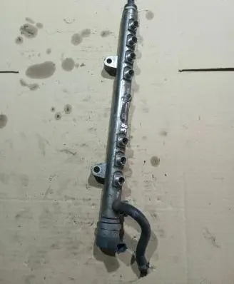 Volvo S60 Fuel main line pipe 30777759 0445215025 347181