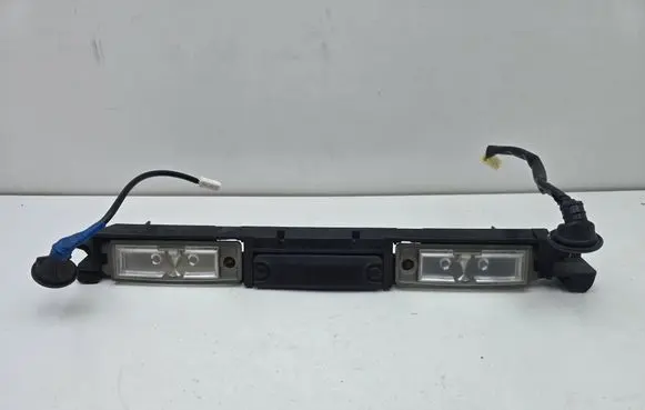 Lexus GS 300 350 430 450H Trunk door license plate light bar 19878206 A045053 15A563