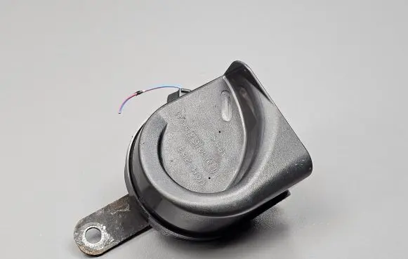 Honda Accord Horn signal E358943 58943 UCH253