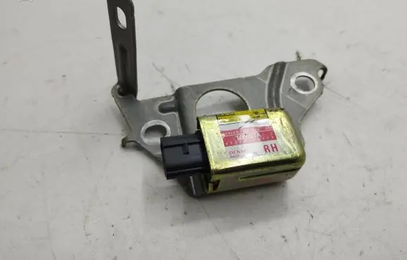 Toyota RAV 4 (XA20) Airbag deployment crash/impact sensor 89833-42020