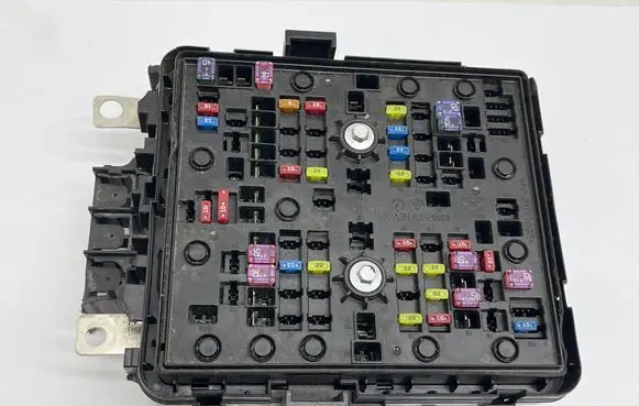 Jeep Grand Cherokee WL Fuse module 68602404AA 1814019362B