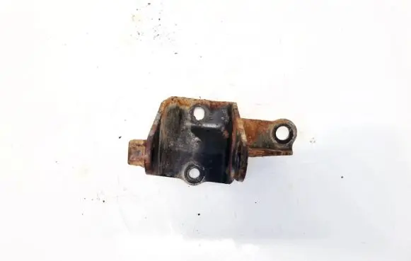 Toyota RAV 4 (XA20) Engine mounting bracket