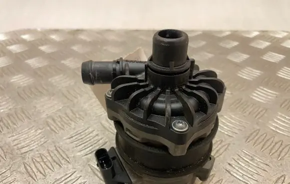 Volvo XC90 Water pump 31499017